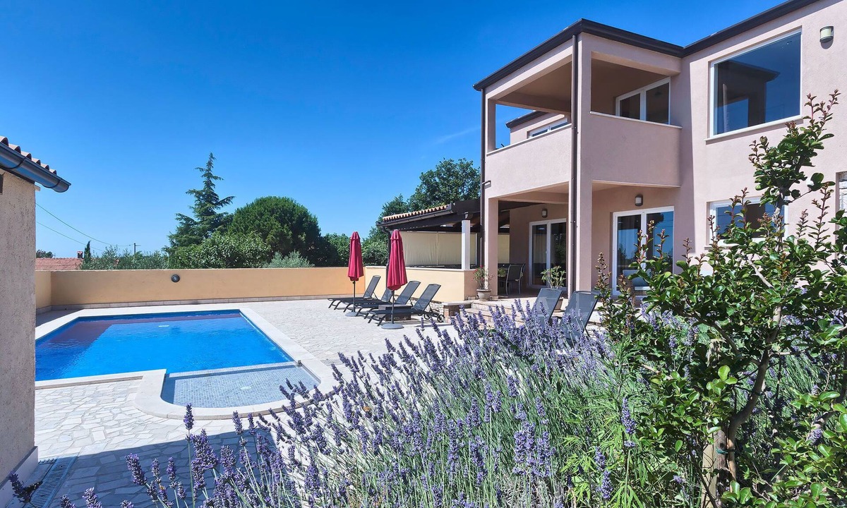 Peruski House | Villa Pascal by Interhome