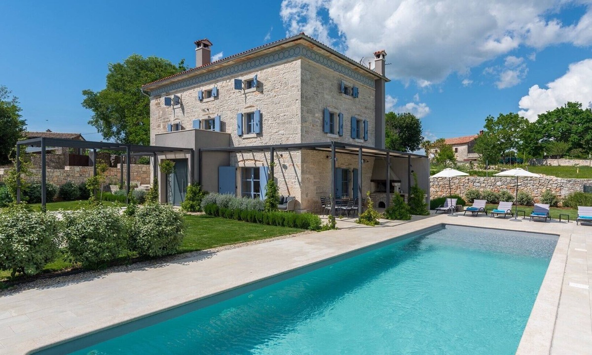 Brecevici Villa | Villa Pi with Heated Pool near Tinjan