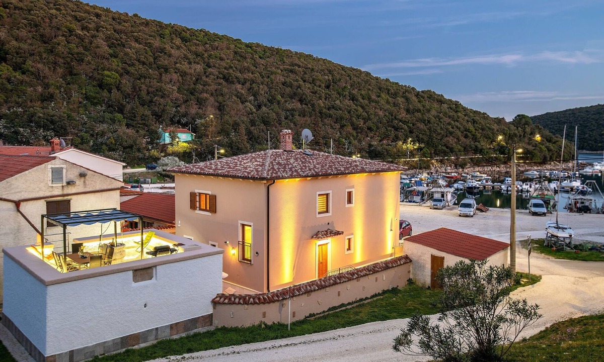 Rakalj Villa | Villa Porto by Istrian Beaches
