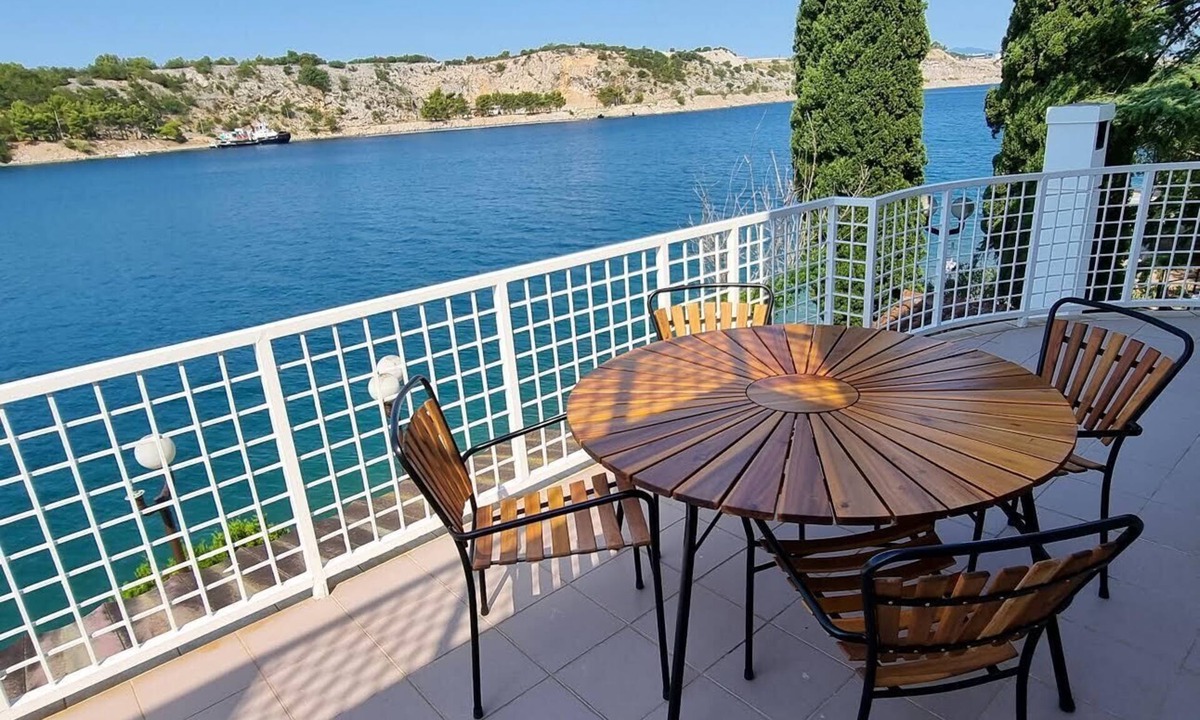 Omisalj Hotel | Villa Riva