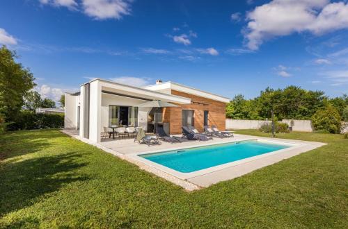 Prkacini Villa | Villa Sama by Villsy