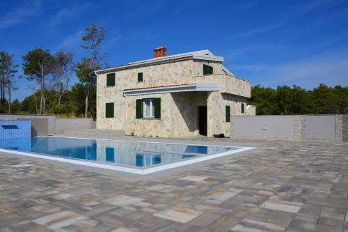 Vir House | Villa Sana