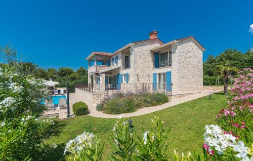 Strpacici Villa | Villa Sterpazzi near Poreč with heated private pool, sea view, jacuzzi and sauna