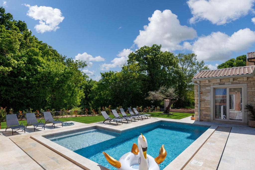 Kringa House | Villa Stonica - Rustic Istrian Pool Retreat