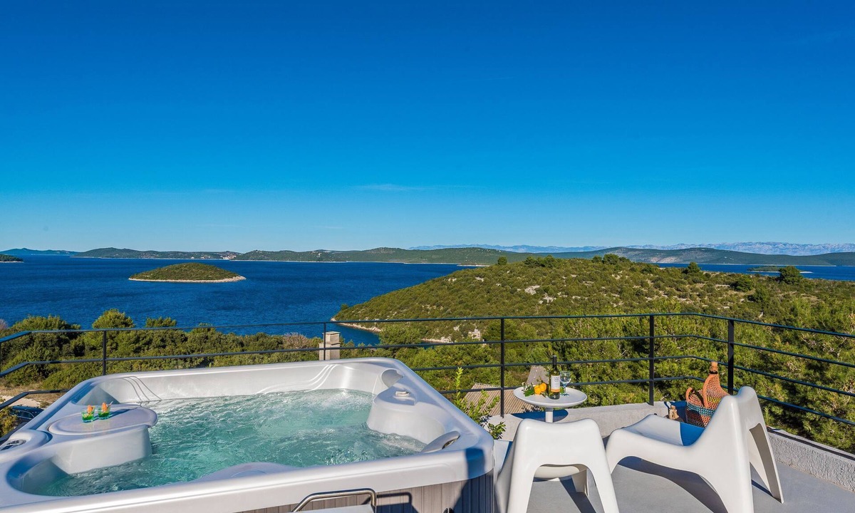 Dragove House | Villa Sun House/w Rooftop Jacuzzi & Sea View, Dragove, Croatia