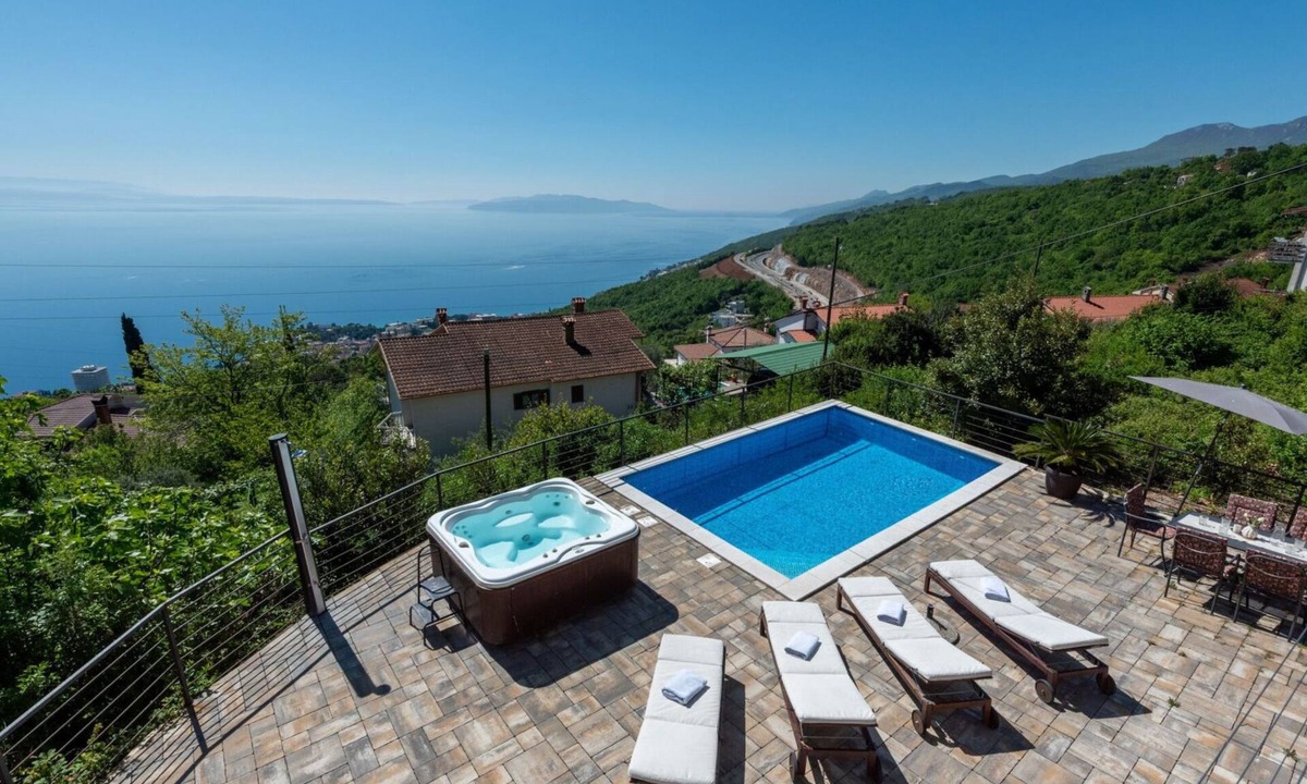 Bregi Villa | Villa Terra by Villas Guide