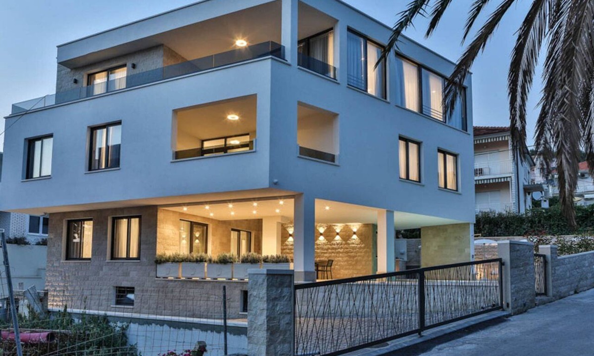 Trogir Villa | Villa Trogir Palazio | Spectacular 7 Bedroom Villa | Close to Sea & Promenade