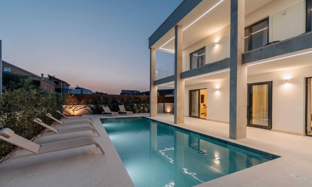 Turanj Villa | Villa Turnea with heated pool