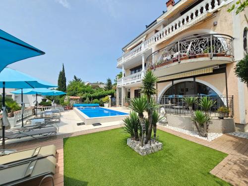Novi Vinodolski Apartment | VILLA VERA Apartments with pool, 200 m from the beach