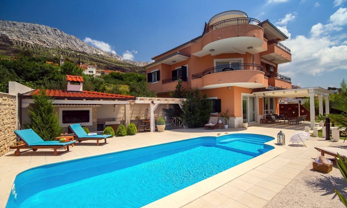 Mravince Villa | Villa Visnja - Six Bedroom Villa, Sleeps 10