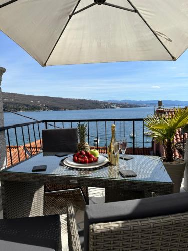 Volosko Apartment | Villa Volos apartment Karmen with roof terrace, sea view, free private parking