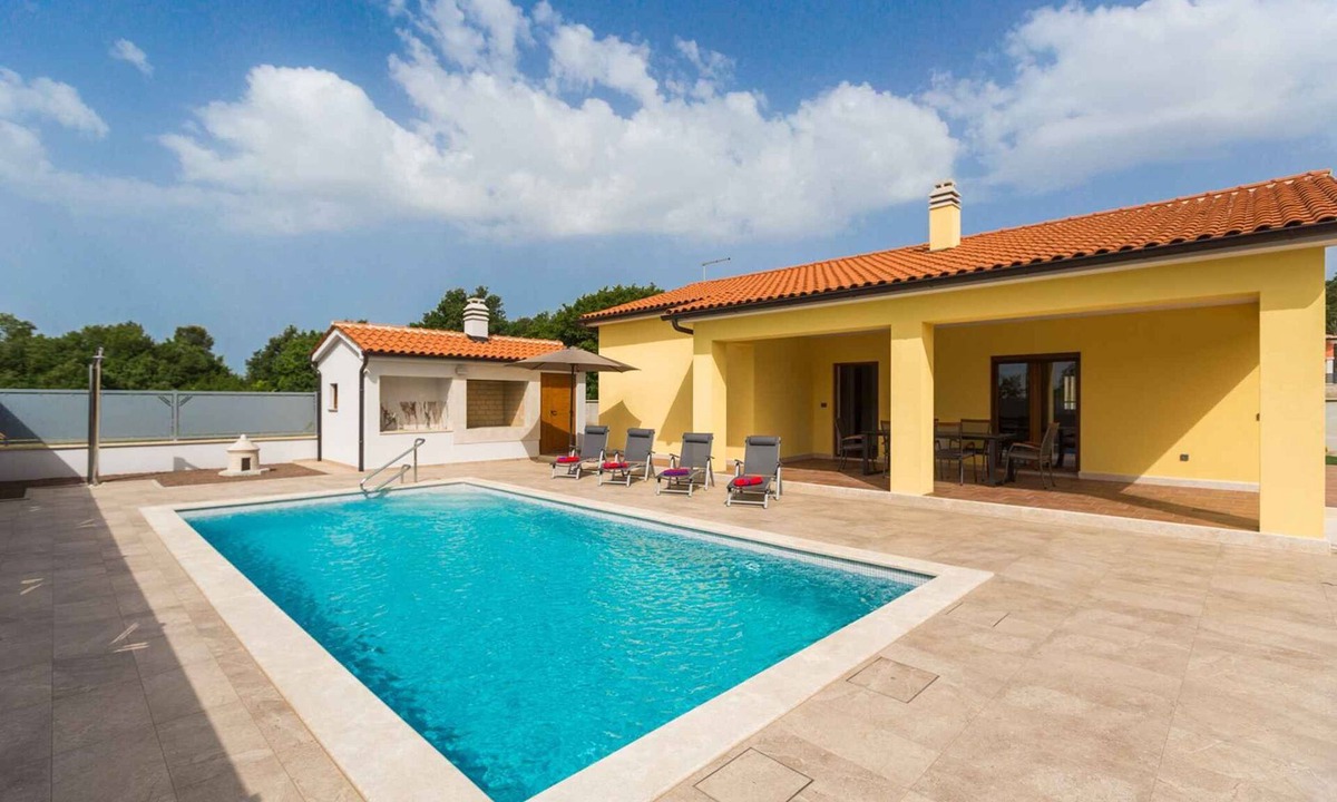 Kringa House | Villa with air conditioning and pool