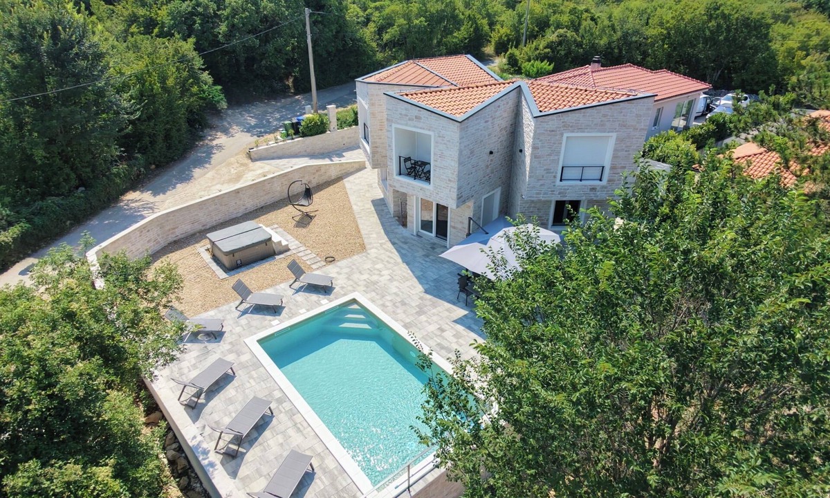 Gostinjac Villa | Villa with Heated Pool and Hot Tub - TRAVELER Travel Agency Krk ID 2180