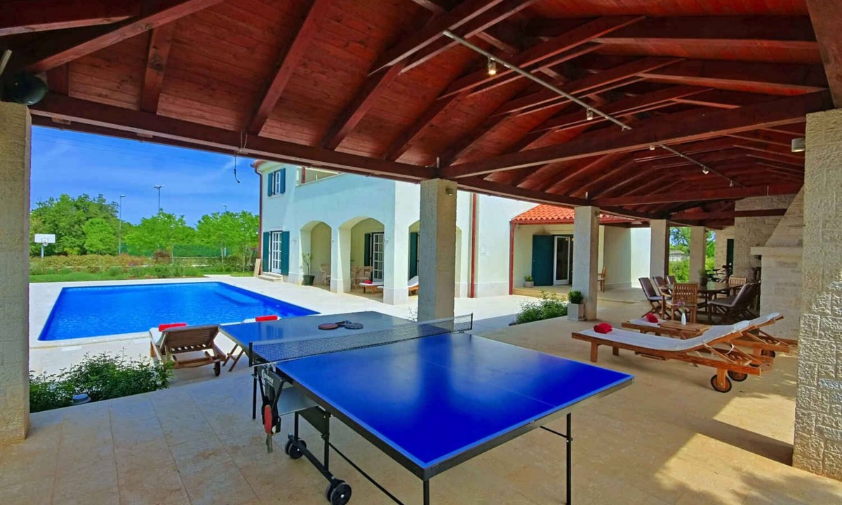 Butkovici House | Villa with pool and air conditioning