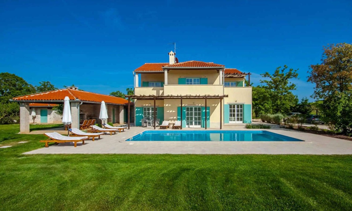 Butkovici House | Villa with pool and air conditioning