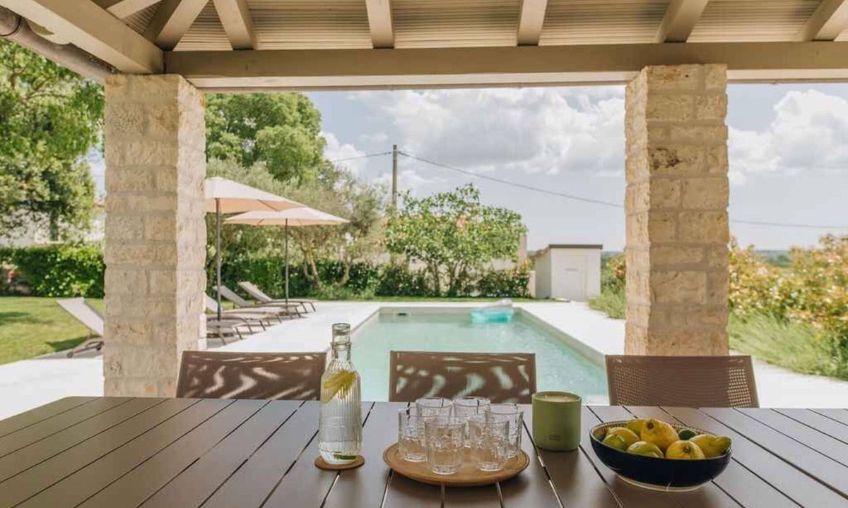 Baderna Villa | Villa with pool and tavern in the garden