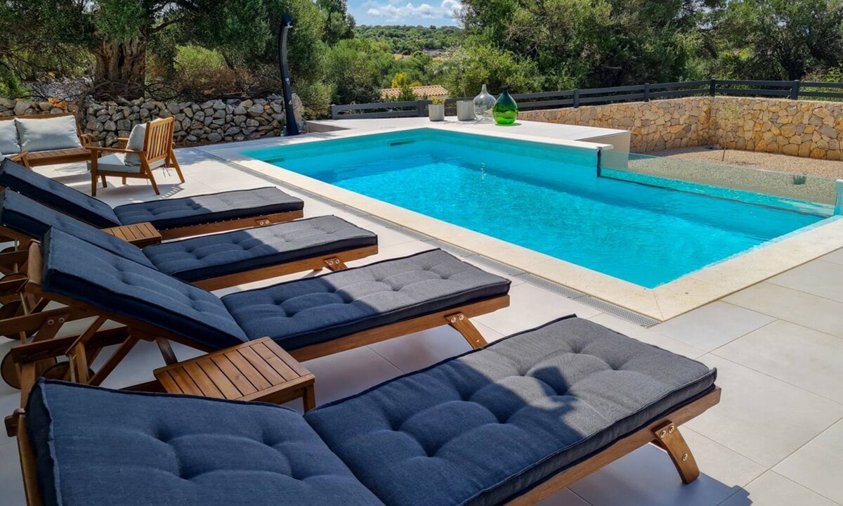 Lun Villa | Villa Zahara - Four Bedroom Villa, Sleeps 8