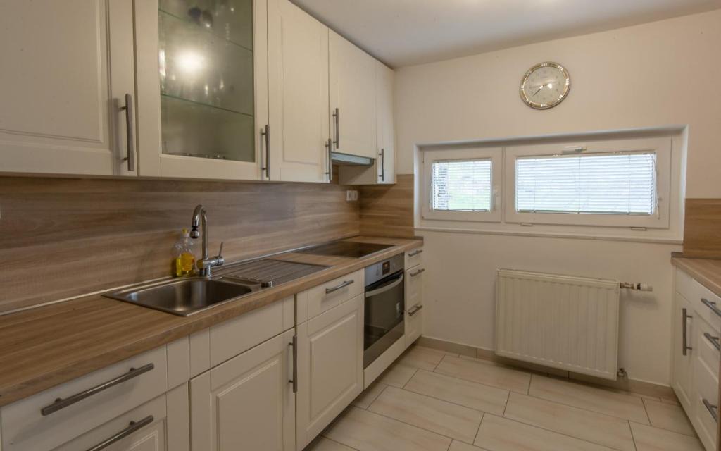 Trska Gora Apartment | Vineyard cottage Hočevar