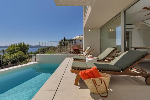 Zavala Apartment | Vista Divina - Semi Detached Vacation Homes by Irundo