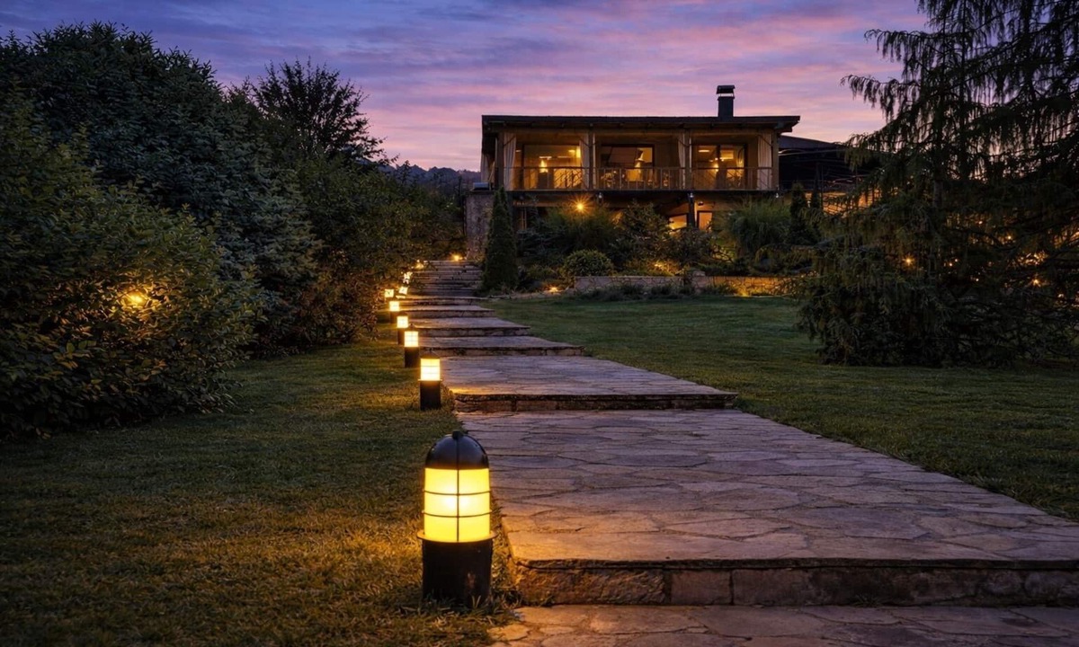 Vozdovac Villa | Winter Belgrade Villa · Private Estate · Garden & Yard · Taverna · BBQ · Parking