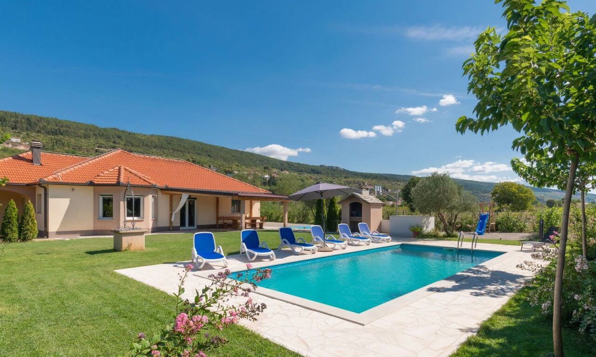 Knezovici House | Wonderful private villa for 8 guests with WIFI, private pool, A/C, TV and terrace