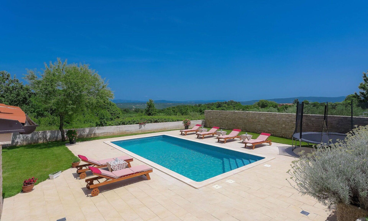 Melnica House | Wonderful private villa for 10 people with WIFI, private pool, A/C, TV and terrace