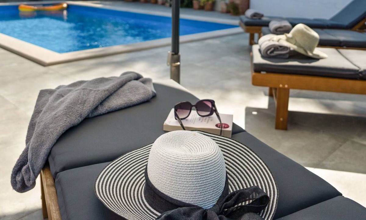 Radini House | Wonderful private villa for 8 people with A/C, private pool, WIFI, hot tub, TV and terrace