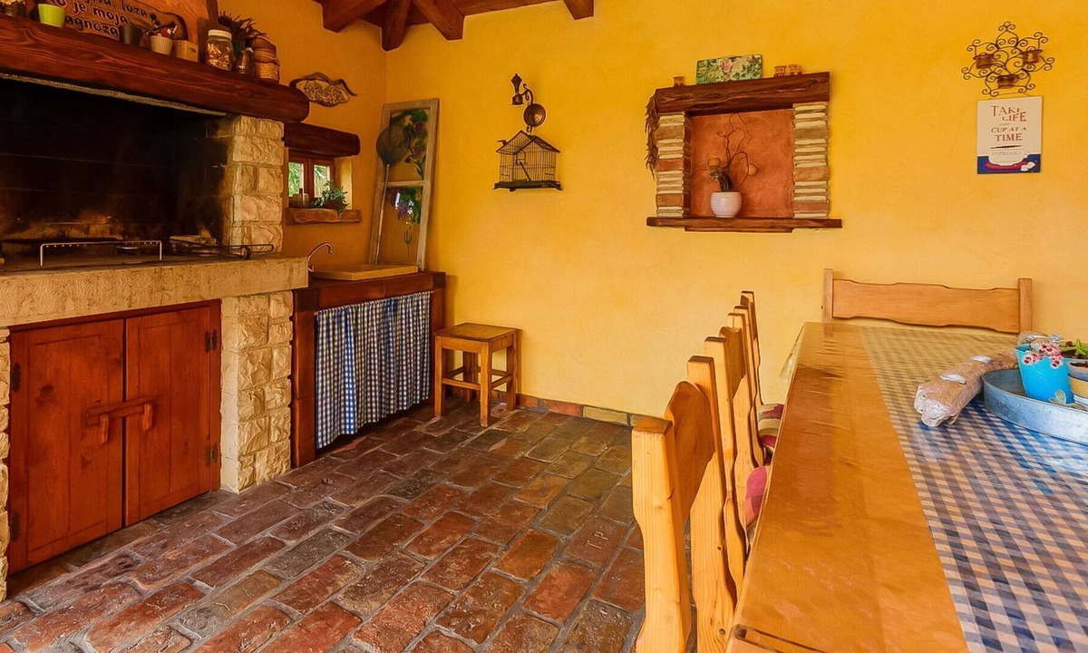 Cabrunici House | Wonderful private villa for 6 people with A/C, private pool, WIFI, TV, terrace and parking