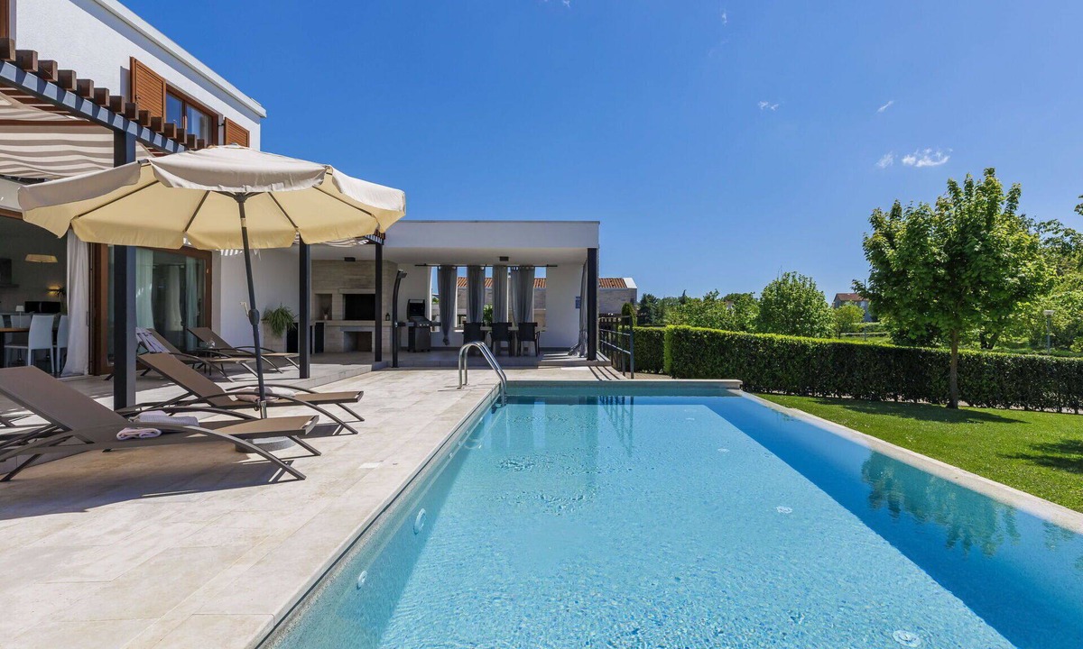 Sveti Petar u Sumi Villa | Wonderful private villa for 6 guests with A/C, WIFI, private pool, TV, terrace and pets allowed