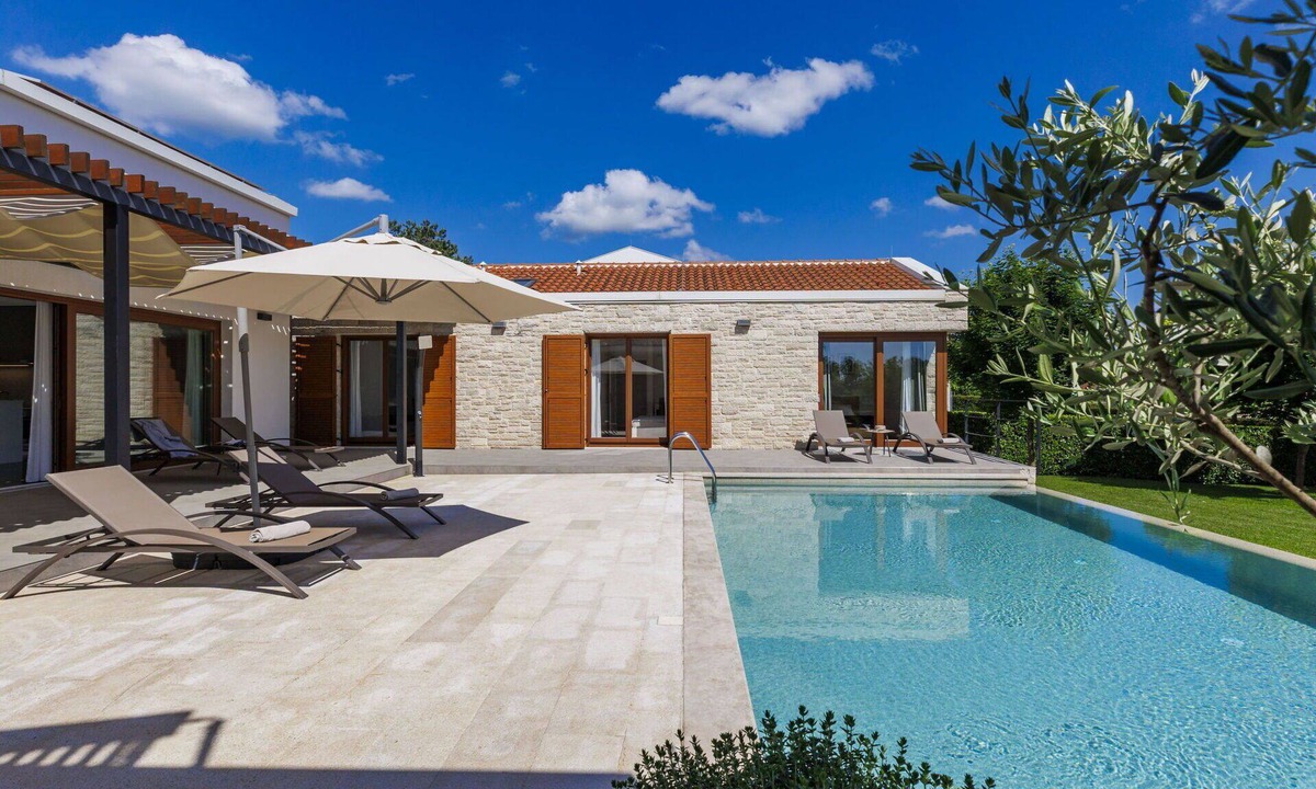 Sveti Petar u Sumi Villa | Wonderful private villa for 7 people with private pool, A/C, WIFI, TV, terrace and pets allowed