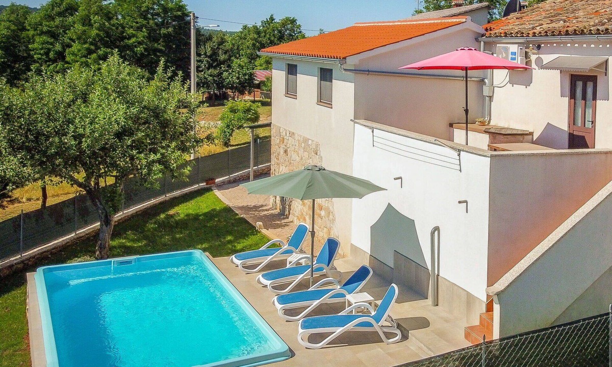 Gracisce House | Wonderful private villa for 6 guests with WIFI, private pool, A/C, TV and terrace