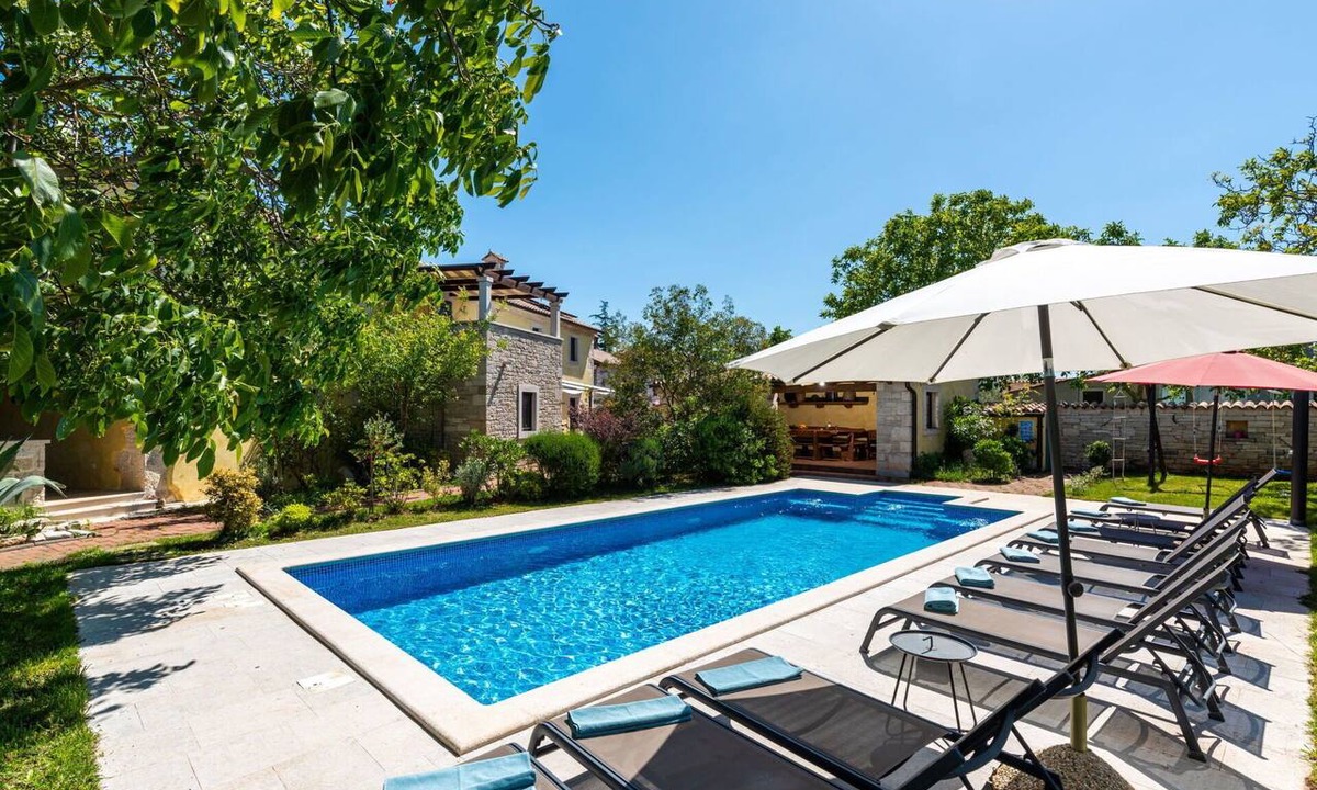 Orbanici House | Wonderful private villa for 12 people with A/C, WIFI, private pool, TV, terrace and pets allowed
