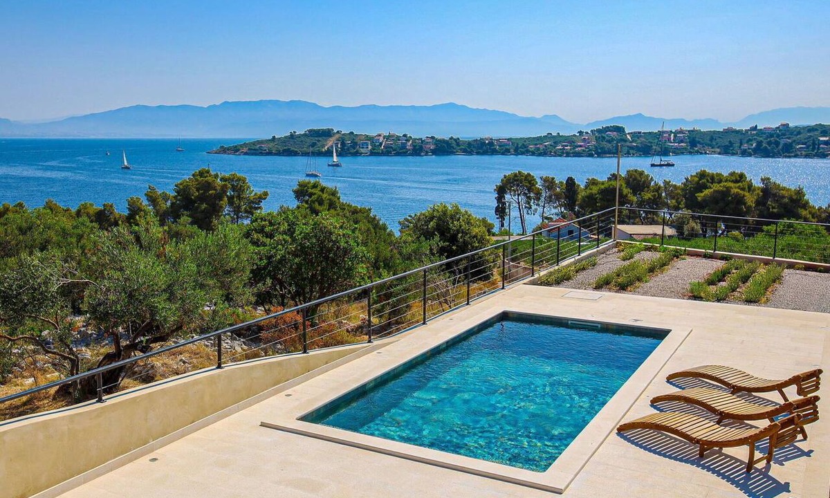 Necujam House | Wonderful private villa for 6 people with A/C, private pool, WIFI, TV and terrace