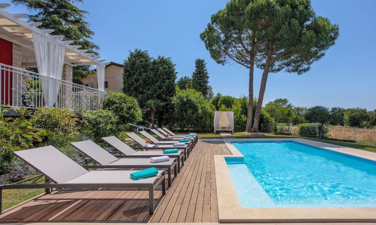 Stinjan Villa | Wonderful private villa with A/C, private pool, WIFI, TV, terrace, pets allowed and panoramic view