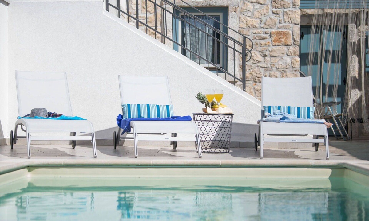 Fiorini House | Wonderful villa for 5 people with WIFI, private pool, A/C, TV, terrace and pets allowed