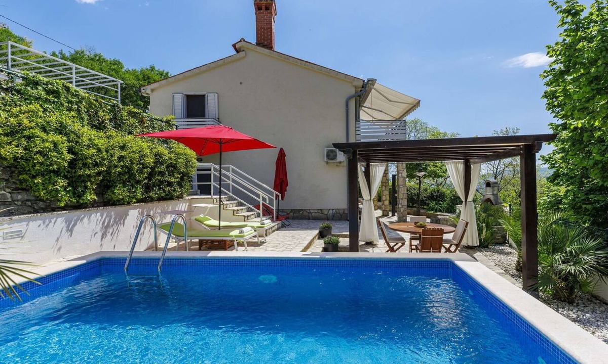 Rabac House | Wonderful villa for 6 people with A/C, WIFI, private pool, TV, terrace and pets allowed