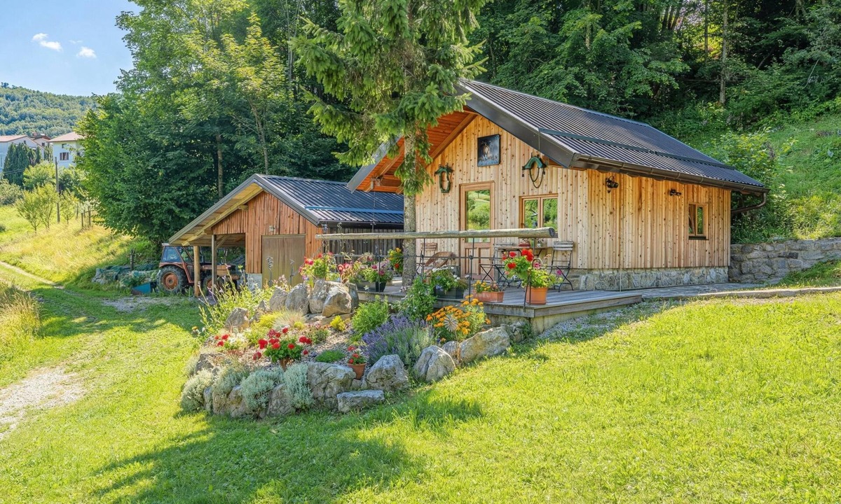 Kanal Ski Chalet | Wooden Chalet Kalanka in Nature, Kal nad Kanalom, Slovenia