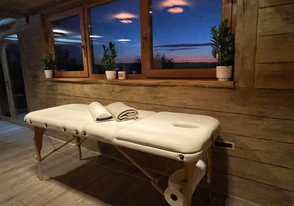 Hrastnik Apartment | Zerko Holiday Apartment Janko with 3h indoor JACUZZI for FREE