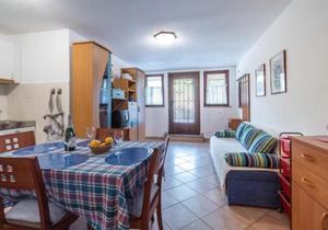 1 Bedroom Awesome Apartment In Pavicini in Pavicini