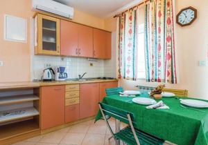 1 Bedroom Stunning Apartment In Moscenicka Draga in Mošćenička Draga