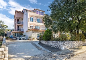 2 bedroom awesome apartment in Novi Vinodolski