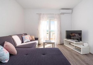2 Bedroom Awesome Apartment In Rovanjska in Rovanjska