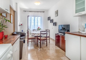 2 bedroom cozy apartment in Novi Vinodolski
