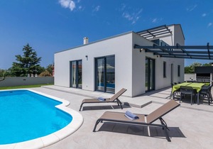210 m² Villa ∙ 4 bedrooms ∙ 8 guests in Pula