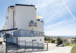 3 bedroom cozy apartment in Podstrana in Podstrana