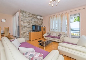 350 m² Villa ∙ 1 bedroom ∙ 10 guests in Makarska