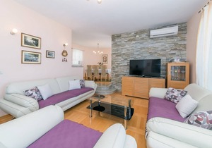 350 m² Villa ∙ 1 bedroom ∙ 10 guests in Makarska