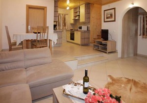 4 Bedroom Gorgeous Home In Breze