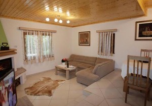4 Bedroom Gorgeous Home In Breze