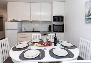 Amazing apartment in Komarna with WiFi in Komarna